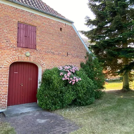 Sostrup Slot Hotel *