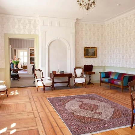 Sostrup Slot Hotel *