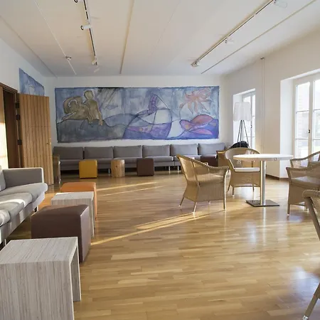 Sostrup Slot מלון