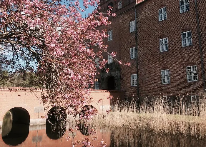 Sostrup Slot Hotel Gjerrild